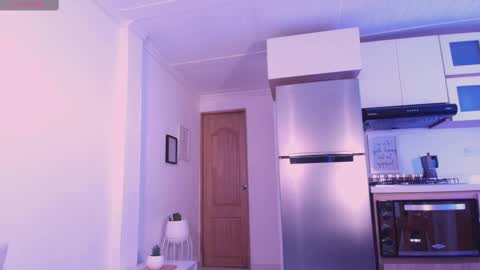 Snapshot of dannahyde chatting on 11/19/25, 06:19 Insta DannaBlueX online show from 11/19/25, 06:19