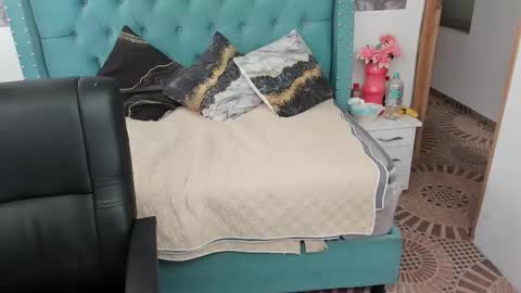 Danna online show from 12/26/24, 02:37