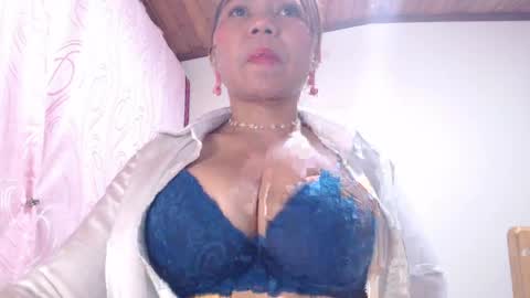 Snapshot of dannamomcerratt chatting on 04/14/26, 01:44 dannamomcerratt online show from 04/14/26, 01:44