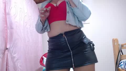 Snapshot of dannamomcerratt chatting on 04/25/26, 01:41 dannamomcerratt online show from 04/25/26, 01:41