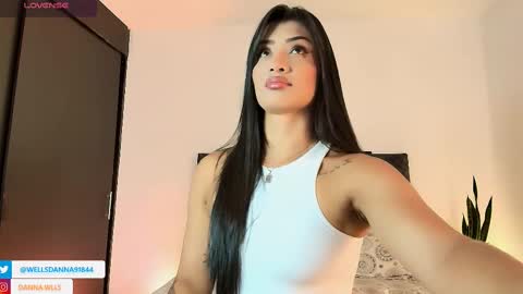 Danna Wells online show from 10/06/25, 11:18