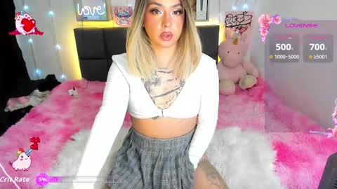 dannia_13 online show from 11/19/25, 03:28