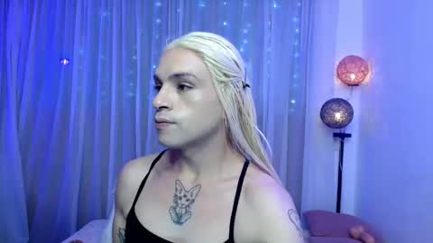 Snapshot of dannihotboy02 chatting on 05/10/26, 06:35 danni online show from 05/10/26, 06:35