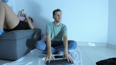 danny_and_lara online show from 10/18/25, 09:21