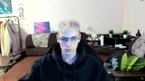 Snapshot of danny_fox888 chatting on 10/17/25, 10:12 Daniel online show from 10/17/25, 10:12