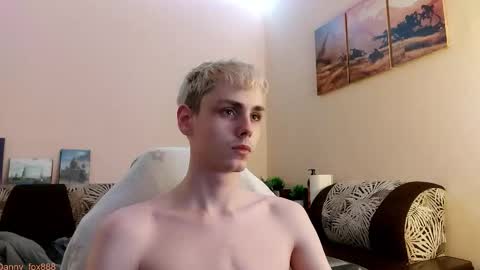 Snapshot of danny_fox888 chatting on 10/28/25, 03:58 Daniel online show from 10/28/25, 03:58