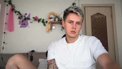 Snapshot of danny_love01 chatting on 09/15/25, 07:41 danny online show from 09/15/25, 07:41