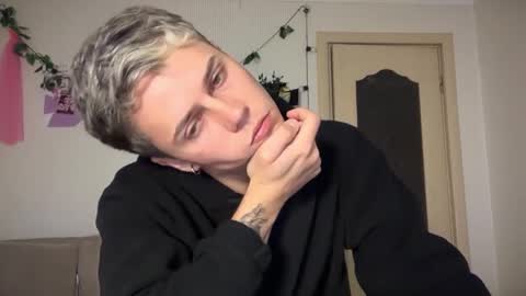 Snapshot of danny_love01 chatting on 09/20/25, 11:22 danny online show from 09/20/25, 11:22