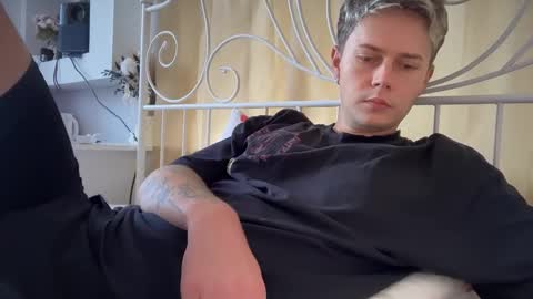 Snapshot of danny_love01 chatting on 09/26/25, 10:41 danny online show from 09/26/25, 10:41