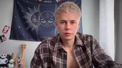 Snapshot of danny_love01 chatting on 09/28/25, 09:58 danny online show from 09/28/25, 09:58