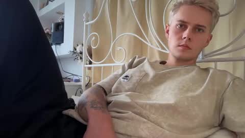 Snapshot of danny_love01 chatting on 10/03/25, 02:47 danny online show from 10/03/25, 02:47