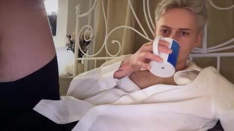 Snapshot of danny_love01 chatting on 10/21/25, 03:24 danny online show from 10/21/25, 03:24