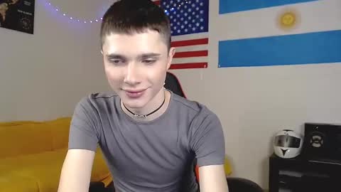Snapshot of danny_noir chatting on 10/16/25, 01:12 Danny online show from 10/16/25, 01:12