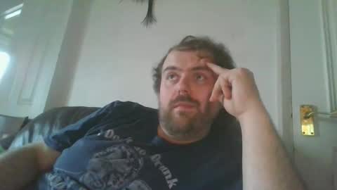 Snapshot of dannyb0y95 chatting on 11/09/25, 01:53 Danny online show from 11/09/25, 01:53