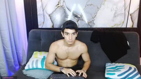 Snapshot of dante_18cm chatting on 05/12/26, 12:52 Dante online show from 05/12/26, 12:52