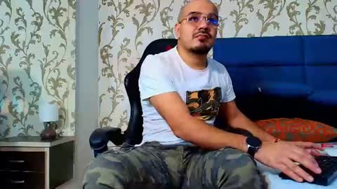 Snapshot of dante_goldt chatting on 06/11/26, 09:46 Dante online show from 06/11/26, 09:46