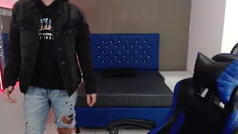 Snapshot of dante_tompson chatting on 02/12/25, 12:44 Dante online show from 02/12/25, 12:44