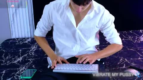 DANTEVIOLETE online show from 05/02/26, 11:37