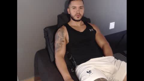 Snapshot of dantebrown1 chatting on 03/05/26, 02:02 dantebrown1 online show from 03/05/26, 02:02