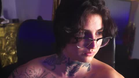 Snapshot of dantecoppolaa chatting on 02/18/25, 03:10 Dante coppola online show from 02/18/25, 03:10