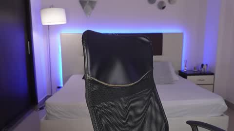 Snapshot of danteestone chatting on 11/19/25, 09:26 Dante online show from 11/19/25, 09:26