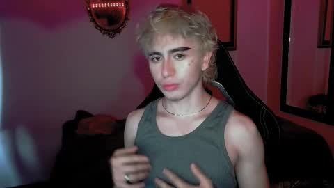 Snapshot of danteobscuro chatting on 11/19/25, 09:37 danteobscuro online show from 11/19/25, 09:37