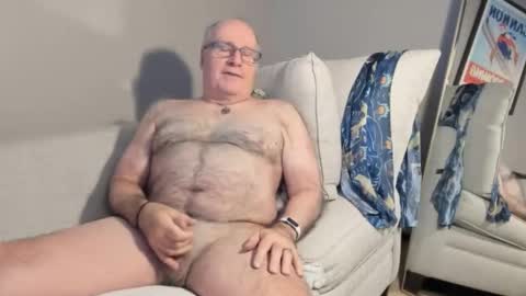 Snapshot of dantes_lion chatting on 11/17/25, 07:14 Mark online show from 11/17/25, 07:14