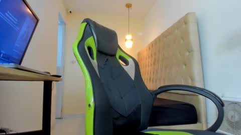 dantex_ online show from 11/13/25, 02:21