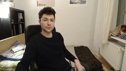 Snapshot of dantheman233 chatting on 02/09/25, 07:19 Daniel online show from 02/09/25, 07:19