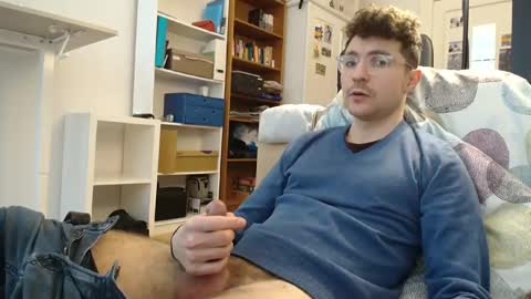 Snapshot of dantheman233 chatting on 03/10/25, 11:53 Daniel online show from 03/10/25, 11:53