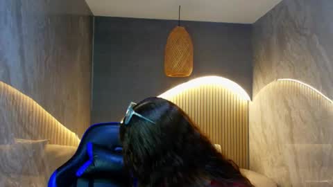 Snapshot of dany_r_ chatting on 11/10/25, 01:21 Dany online show from 11/10/25, 01:21