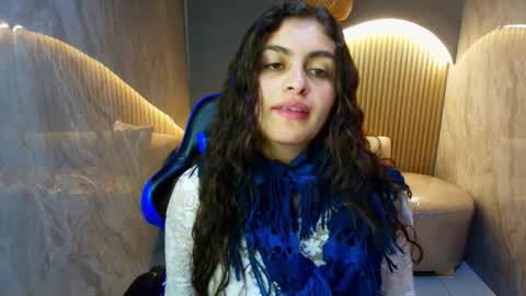 Snapshot of dany_r_ chatting on 11/12/25, 01:44 Dany online show from 11/12/25, 01:44