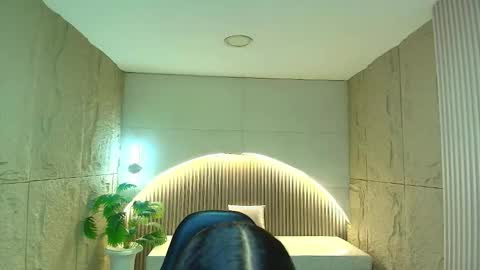 Snapshot of dany_r_ chatting on 11/28/25, 01:03 Dany online show from 11/28/25, 01:03