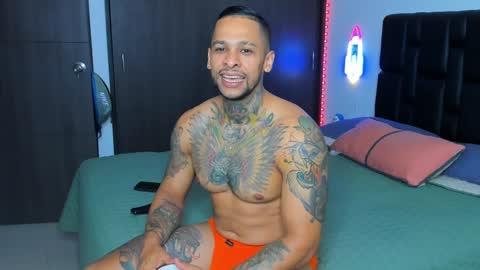 danyfitguy_ online show from 12/18/24, 11:40