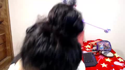 Snapshot of danyxs1 chatting on 10/28/25, 12:52 DANYXS1 online show from 10/28/25, 12:52