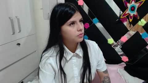 daphne877046 online show from 09/19/25, 06:52