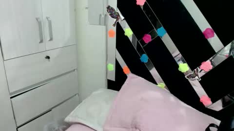 daphne877046 online show from 09/27/25, 07:19