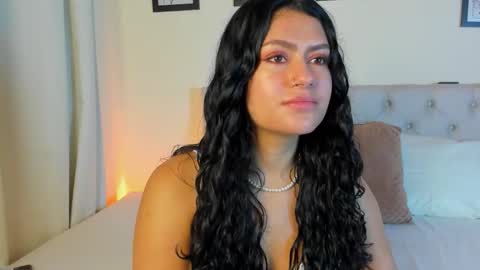 Antonella Mora online show from 11/30/25, 12:53