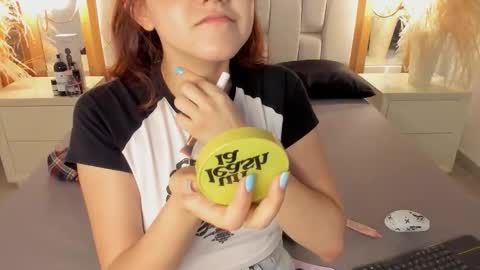 daphne_and_roger online show from 09/13/25, 11:32