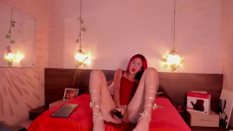 Daphne online show from 09/26/25, 03:21