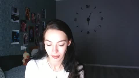 Snapshot of daphne_darkthorn chatting on 10/21/25, 02:56 Daphne Darkthorn online show from 10/21/25, 02:56