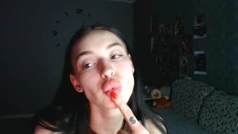 Snapshot of daphne_darkthorn chatting on 10/26/25, 12:05 Daphne Darkthorn online show from 10/26/25, 12:05