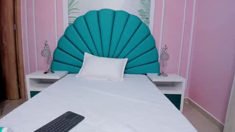 Daphne  online show from 02/22/25, 06:39