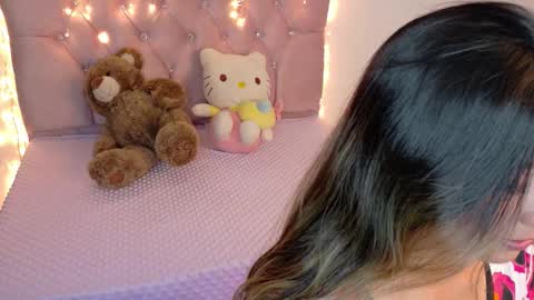 Snapshot of daphne_little chatting on 10/19/25, 12:33 daphne_little online show from 10/19/25, 12:33