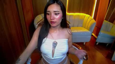 Snapshot of daphne_nicole_b chatting on 03/03/26, 12:44 daphne_nicole_b online show from 03/03/26, 12:44