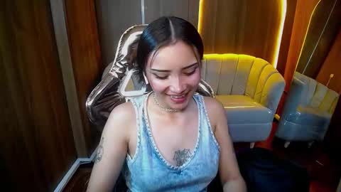 Snapshot of daphne_nicole_b chatting on 03/05/26, 12:45 daphne_nicole_b online show from 03/05/26, 12:45