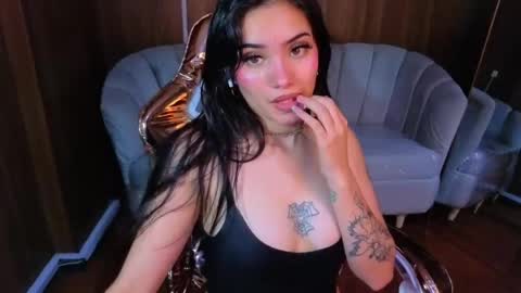 Snapshot of daphne_nicole_b chatting on 04/15/26, 01:18 daphne_nicole_b online show from 04/15/26, 01:18