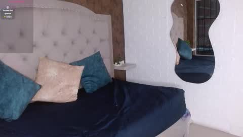 Snapshot of daphne_walton chatting on 11/19/25, 10:48 daphne_walton online show from 11/19/25, 10:48