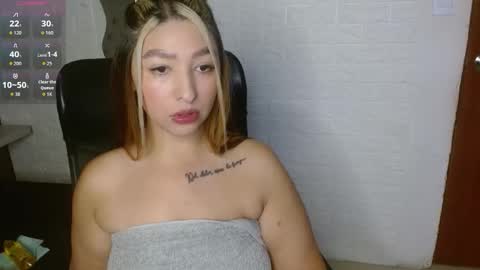 Snapshot of daphne_walton chatting on 11/26/25, 10:38 daphne_walton online show from 11/26/25, 10:38