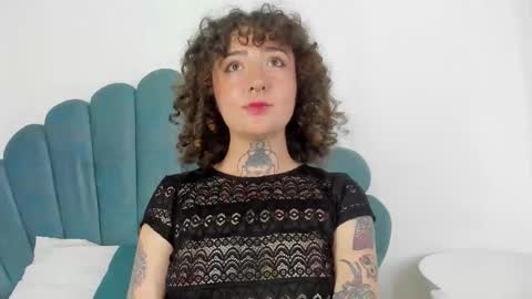 DaphneBlunt online show from 10/23/25, 02:27